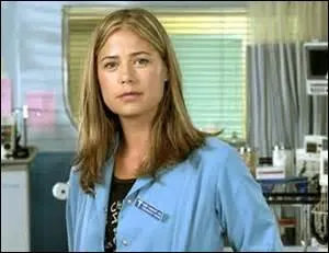 Laquelle de ces personnes n'est pas isolée lors de la découverte de deux cas de variole aux urgences ?