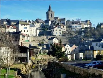 Où est située la ville de Saint-Chély-d'Apcher ?