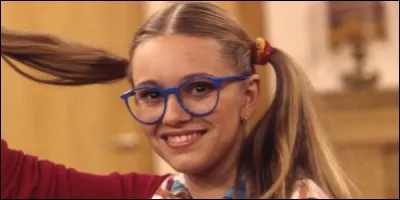 Laquelle d'entre elles est follement amoureuse de monsieur Girard ?