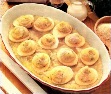 Je vous donne le nom de ces oeufs farcis, ce sont des berlinguettes, spécialité provençale. Avec quoi sont-ils fourrés ?