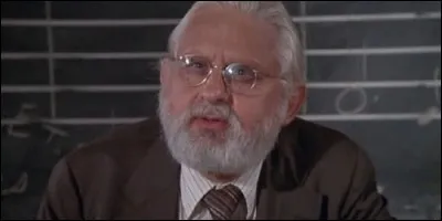 Comment s'appelle le professeur de musique ?