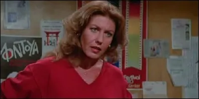 Elle enseigne la littérature, il s'agit de :