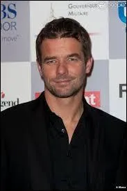 Dans quelle pub Sébastien Loeb a-t-il côtoyé l'équipe de France de football ?