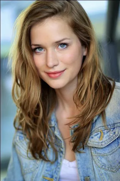 Quel personnage est Elizabeth Lail ?