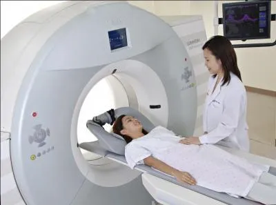 Quel service doit-on appeler pour prendre un rendez-vous de scanner ?