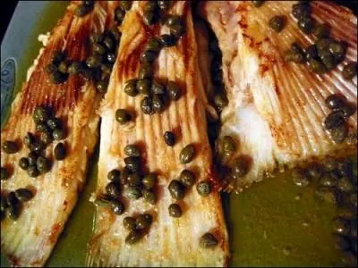 Mais si ! Il y a du poisson ! Voici une raie à la grenobloise à choisir si vous aimez ...