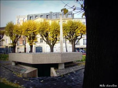 O&ugrave; se trouve ce monument ? (hommage aux morts de la guerre)
