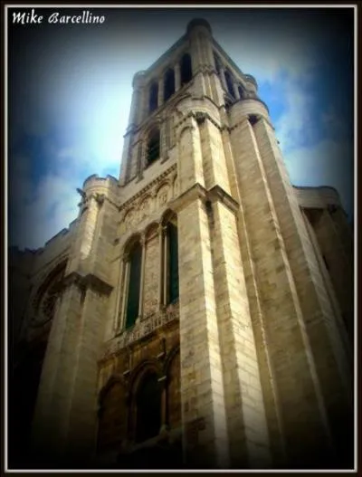 Quelle est la hauteur du clocher de la basilique ?
