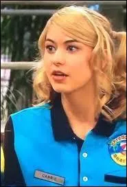 Comment s'appelle la première petite amie de Dez ?