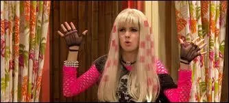 Pour continuer à écrire des chansons pour Austin, Ally se déguise en quelle personne ?