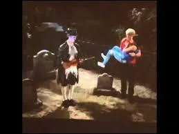 Dans l'épisode 20 de la saison 3 de Austin et Ally, qui a eu la meilleure histoire qui fait peur pour Halloween ?