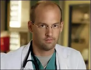 Quel membre de la famille de Mark décède au début de la saison ?