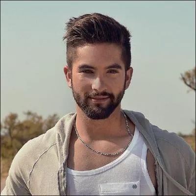 Dans quel label a-t-il signé son contrat ?