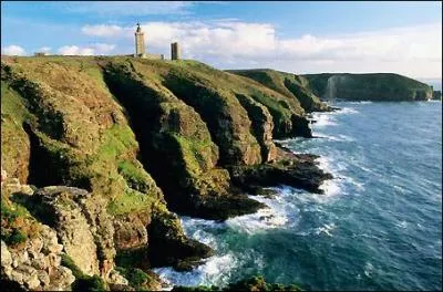 Quelle ville découvrirez-vous sur la côte d'Emeraude ?