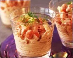 Quelle sauce contenant du cognac et du tabasco est susceptible d'accompagner le mieux ces verrines de crevettes ?