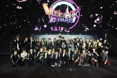 Kevin (U-Kiss) et Junhyung (B2ST) ont été dans la même agence avant de rejoindre leurs agences actuelles.