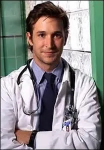 Quelle femme sort avec Carter ?