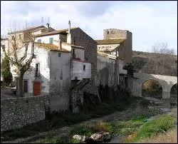 Je vous propose une visite de la commune languedocienne de Cascastel-des-Corbières. Pour ce faire, nous devons nous rendre dans le département ...