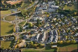 Nous survolons la commune midi-pyrénéenne d'Olemps. Nous sommes dans le ciel du département n° ...