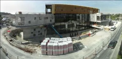 Quel est le coût annoncé de la future médiathèque L'Alpha à Angoulême ?