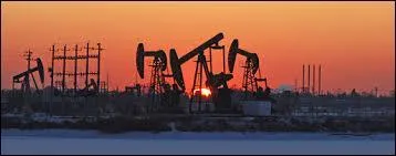 Soixante pour cent de l'&eacute;nergie consomm&eacute;e sur terre provient du p&eacute;trole, du gaz et du charbon.