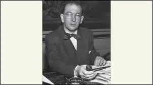 Sous la quatri&egrave;me R&eacute;publique le gouvernement dissout l'assembl&eacute;e nationale, pour la deuxi&egrave;me fois de l'histoire en 1955 sous le gouvernement d'Edgar Faure.