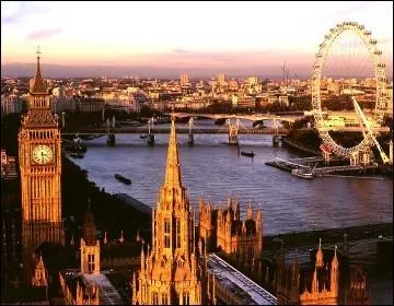 Qui va partir habiter en Angleterre ?