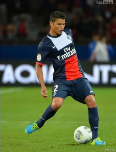 Je suis le deuxième joueur le mieux payé du Paris Saint-Germain avec 17 millions d'euros de salaire. Qui suis-je ?