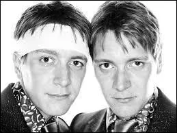 Qui se fait couper une oreille ?