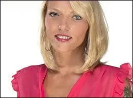 Comment s'appelle la candidate sur la photo ?