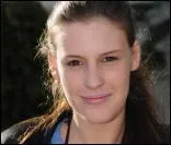 Dans quelle série joue-t-elle ?