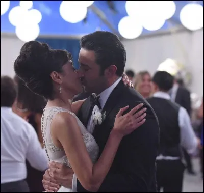 Dernier couple &agrave; se former dans la s&eacute;rie, nous sommes :