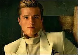 Peeta a subi un lavage de cerveau qui l'oblige à ...