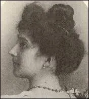 Qu'est-ce qui correspond à la dame sur la photo ?