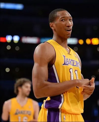 Quel est ce joueur qui disputera sa deuxième saison sous le maillot "angelino" la saison prochaine ?