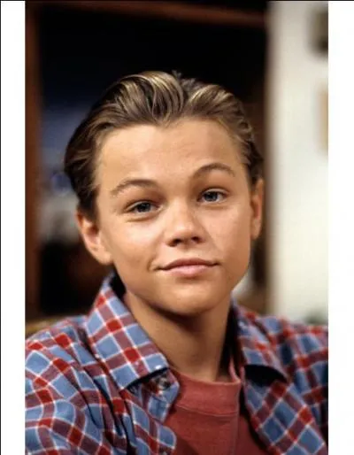 Comment s'appelle ce bel acteur ?