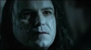 Quel est le nom de sa 1re "création" ?