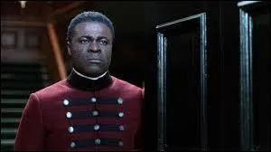 Quel est le nom du domestique de la maison Murray ?