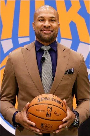 Quel ancien joueur, quintuple champion NBA, va disputer sa première année en tant qu'entraîneur pour cette équipe cette saison ?