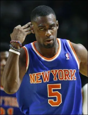 De quelle ancienne grande gloire de la NBA ce joueur sophomore est-il le fils ?