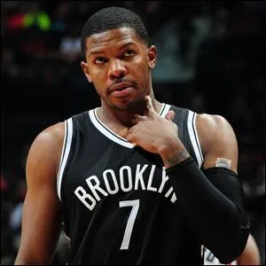 Voilà trois ans que Joe Johnson est l'un des autres joueurs clés de Brooklyn notamment grâce à ses shoots réussis dans les moments chauds. Quelle affirmation sur sa carrière est exacte ?