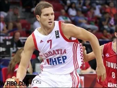 Quelle équipe européenne Bojan Bogdanovic a-t-il quitté pour enfin rejoindre les Nets et la NBA ?