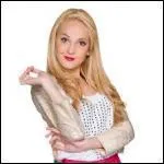 Avec qui Ludmila est-elle sortie à la fin de la saison 2 et au début de la saison 3 ?