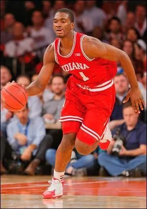 Et enfin, comment se nomme le rookie sélectionné par les Hornets à la neuvième place de la dernière draft ?