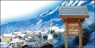 Je vous propose une petite visite de la commune pacaïenne de Saint-Léger-les-Mélèzes. Pour cela, nous devons nous rendre dans le département n° ...