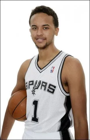 Un nouveau venu dans l'effectif des Spurs, comment se nomme ce joueur s&eacute;lectionn&eacute; &agrave; la 60e place de la derni&egrave;re draft ?