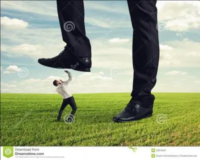 "C'est vrai qu'il est un lampiste de la société". Qu'entend-on par "lampiste" ?