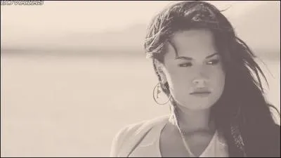 Dans cette chanson connue, nous pouvons apercevoir notre Demi dans un désert. De quelle chanson s'agit-il ?