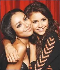 J'ai fait un film dont le nom est : "Loin d'elle"en 2006, je jouais le r&ocirc;le de Monica. Qui suis-je ?