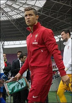 Quelles sont les deux équipes dans lesquelles joue Cristiano Ronaldo ?